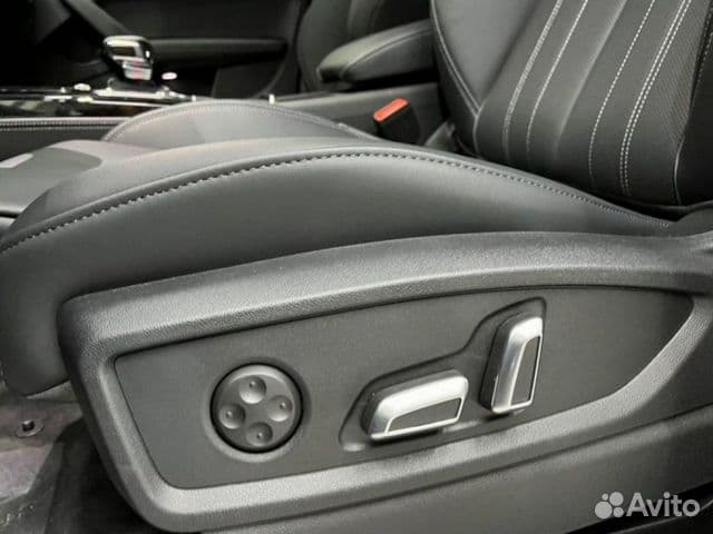 Audi Q5L 2.0 AMT, 2025 Новый